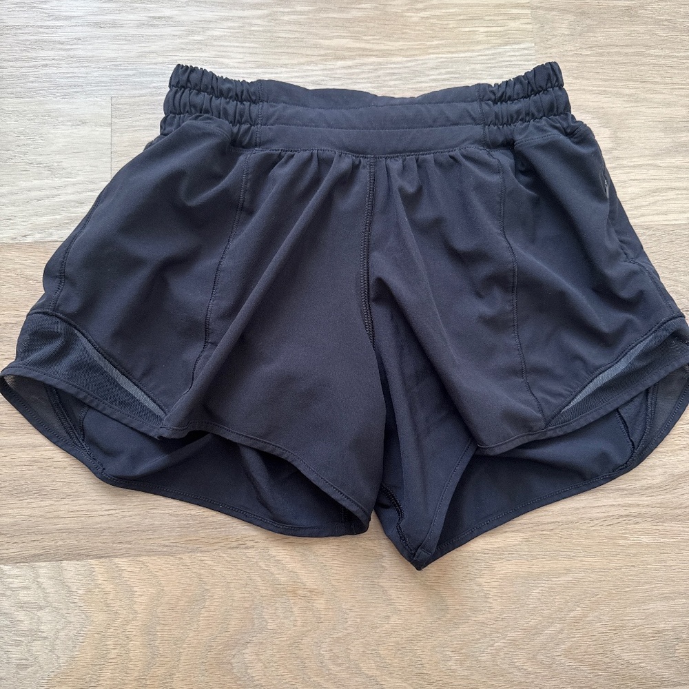 Lululemon Hotty Hots 4” low rise